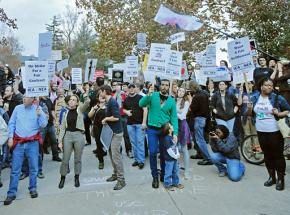 SIU faculty and their supporters on the picket line